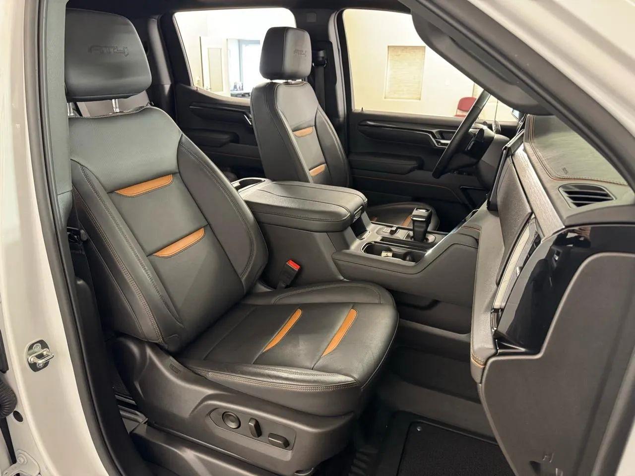 GMC Sierra 1500 AT4 Crew Cab 4WD 2024