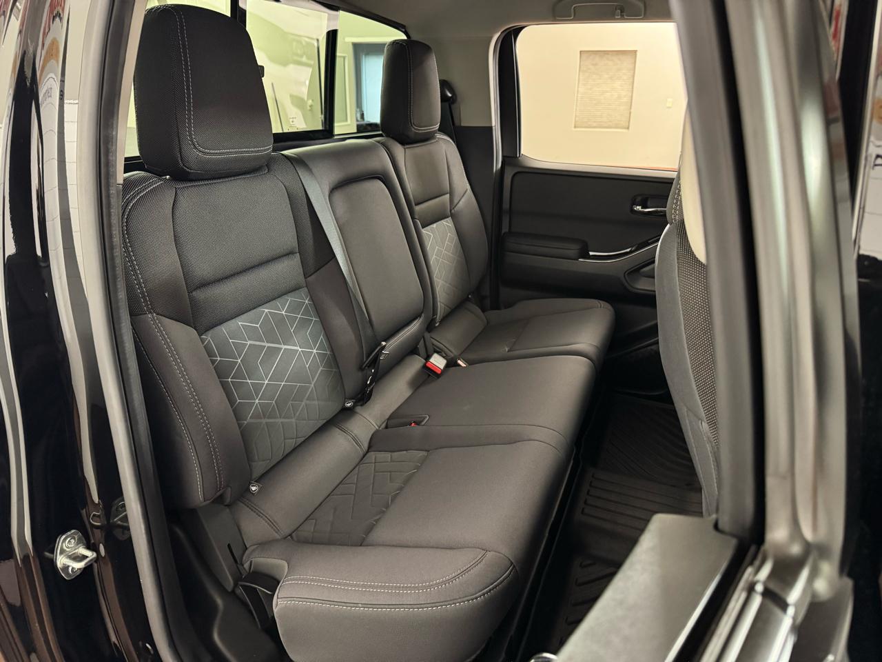 Nissan Frontier  2025