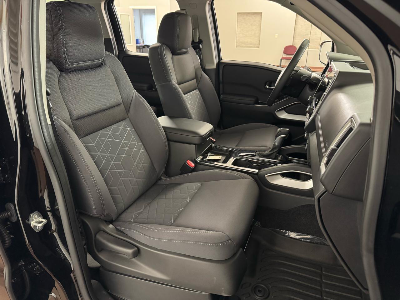 Nissan Frontier  2025