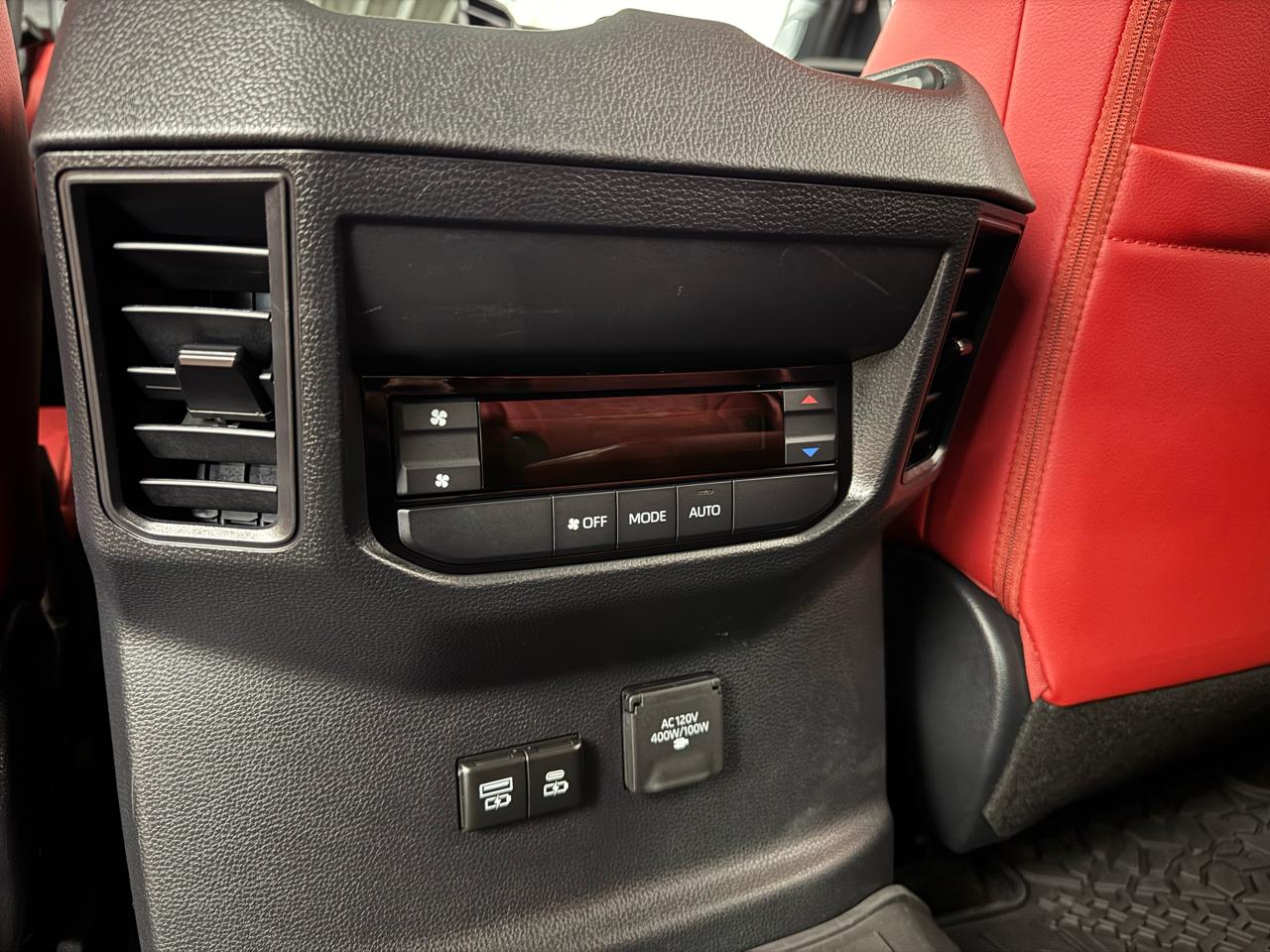 Toyota Sequoia  2025