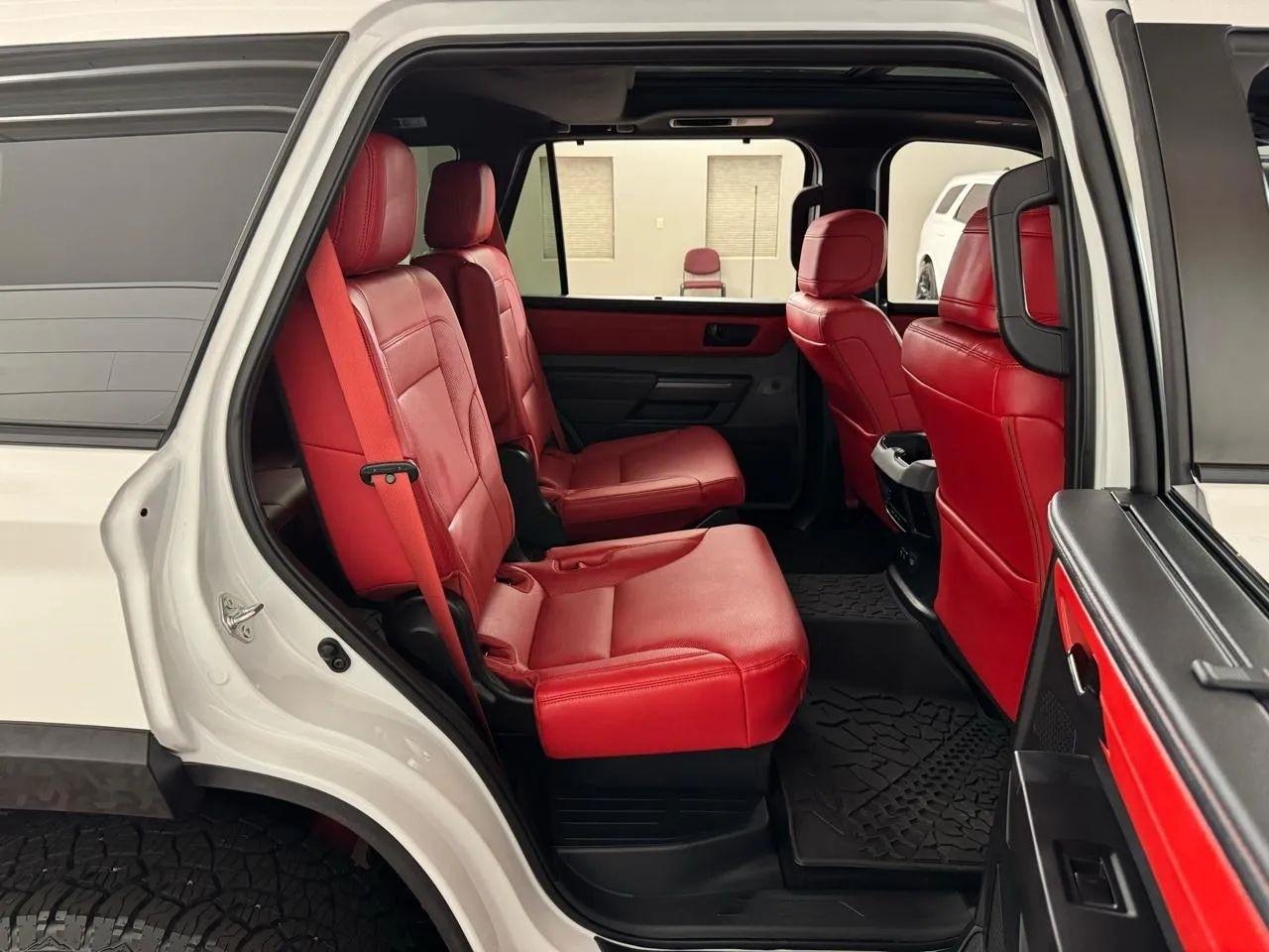 Toyota Sequoia  2025