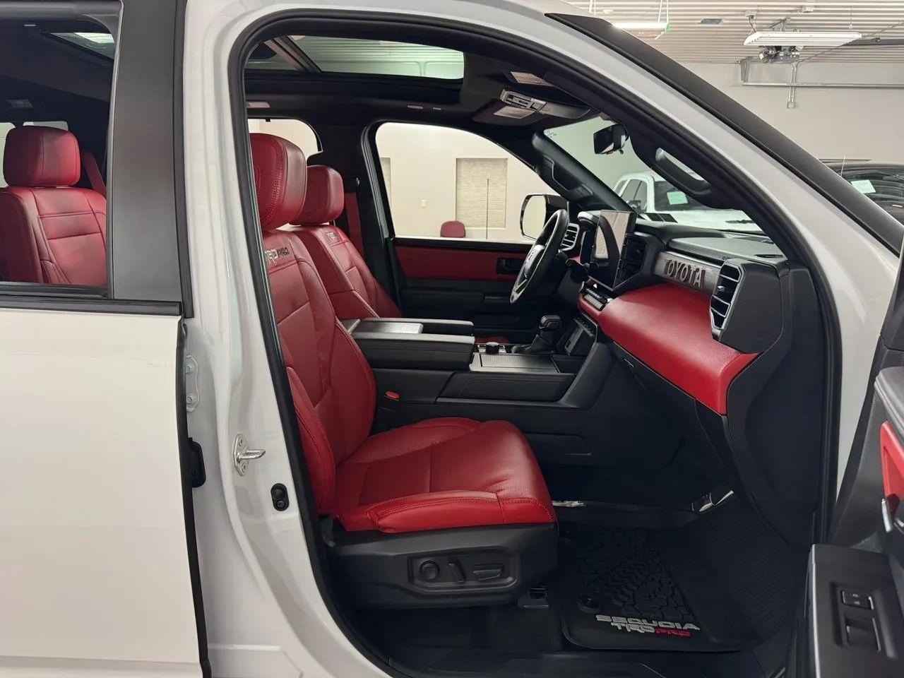 Toyota Sequoia  2025