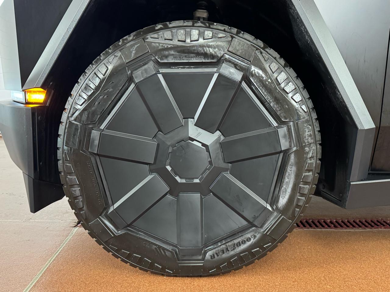 Tesla Cybertruck  2024