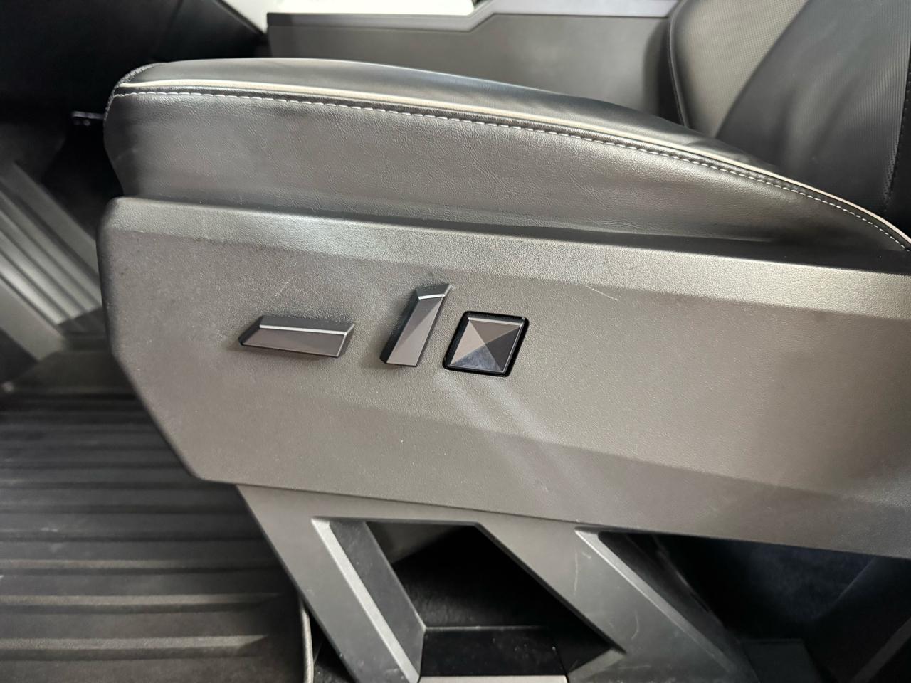 Tesla Cybertruck  2024