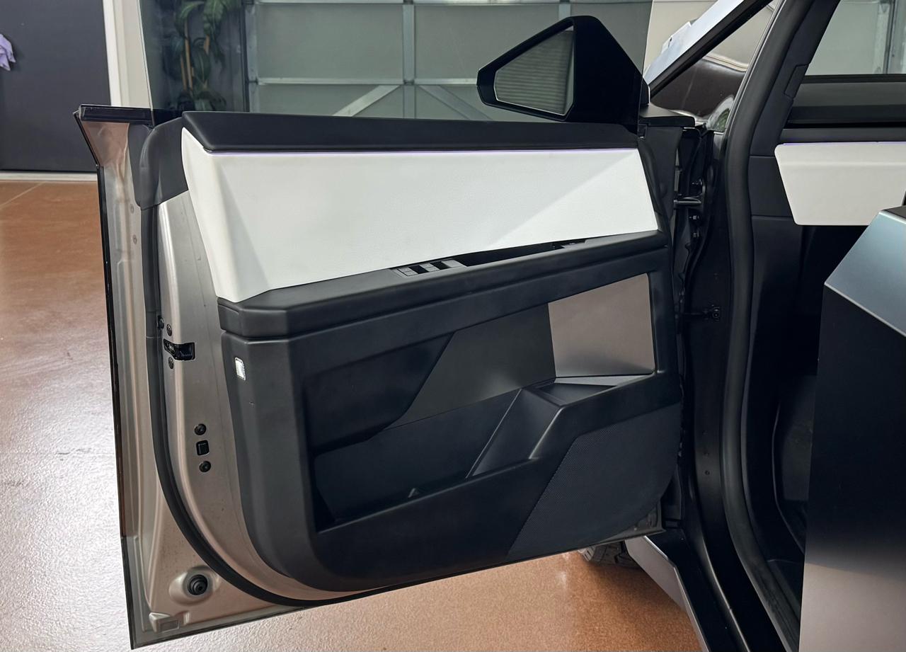 Tesla Cybertruck  2024