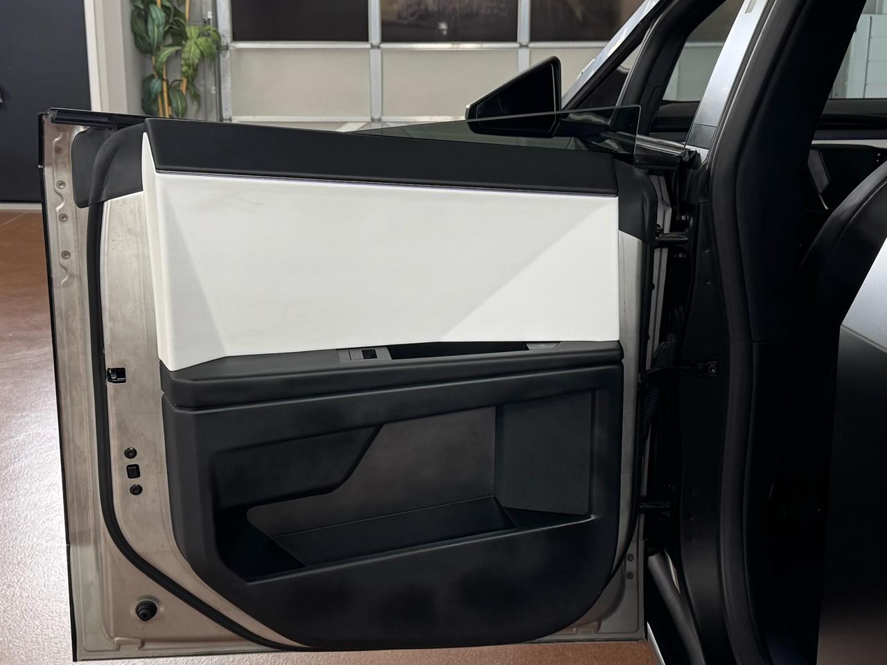 Tesla Cybertruck  2024