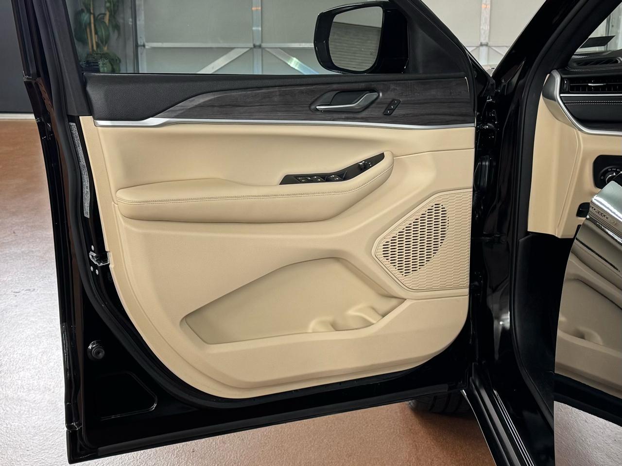 Jeep Grand Cherokee Limited 4x4 2023