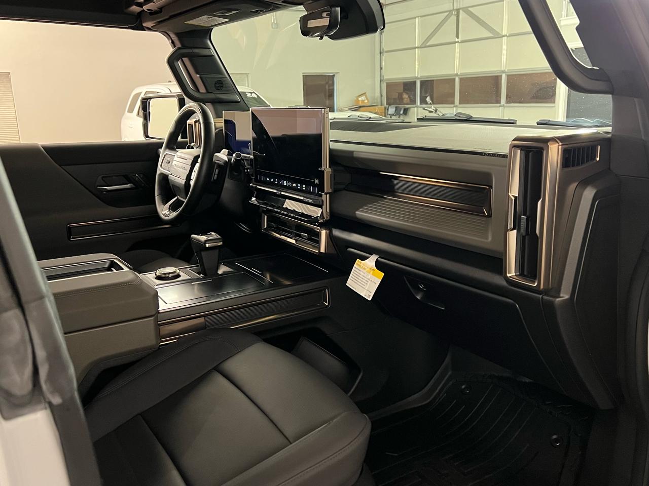 GMC HUMMER EV SUV  2025