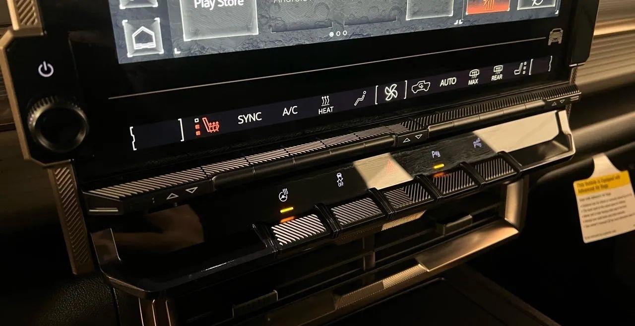 GMC HUMMER EV SUV  2025