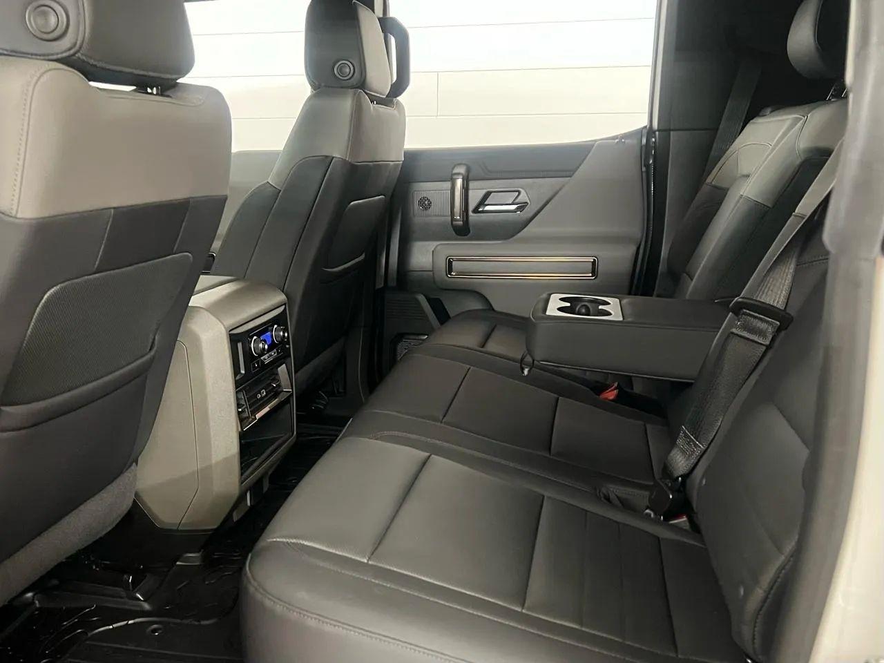 GMC HUMMER EV SUV  2025