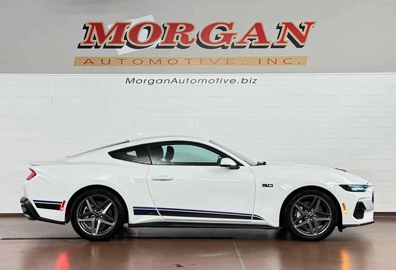 Ford Mustang  2024