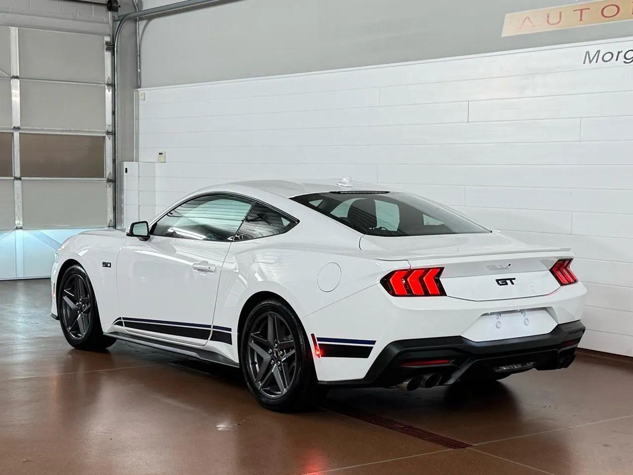 Ford Mustang  2024