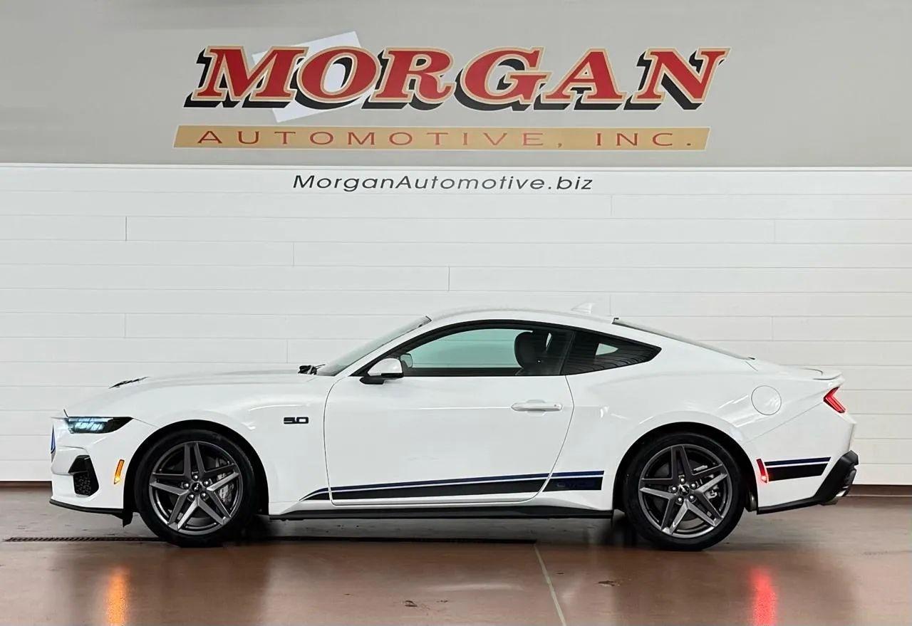 Ford Mustang  2024