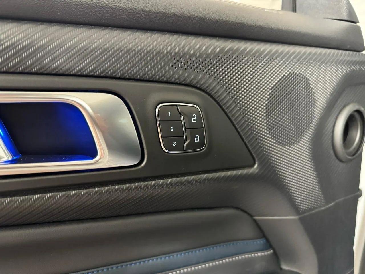 Ford Mustang  2024