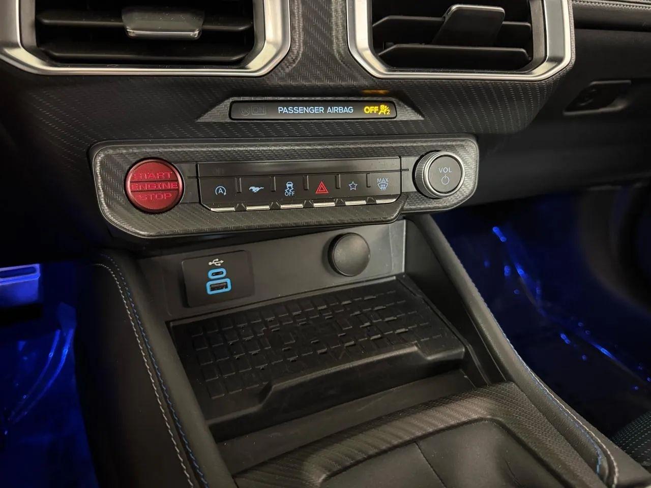 Ford Mustang  2024