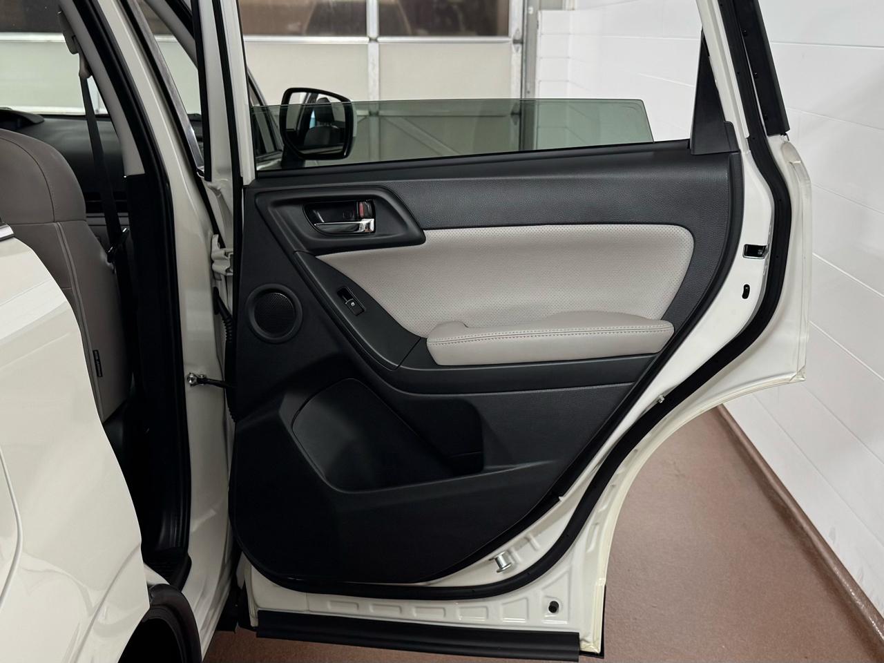 Subaru Forester 2.5i Limited CVT 2018