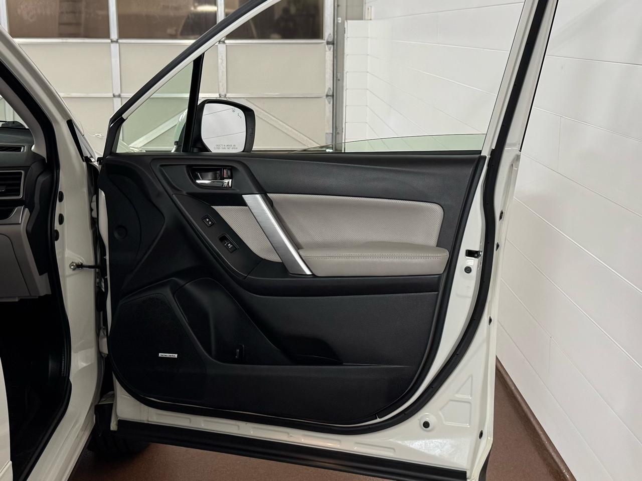 Subaru Forester 2.5i Limited CVT 2018