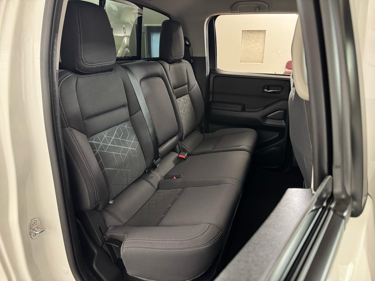 Nissan Frontier  2025