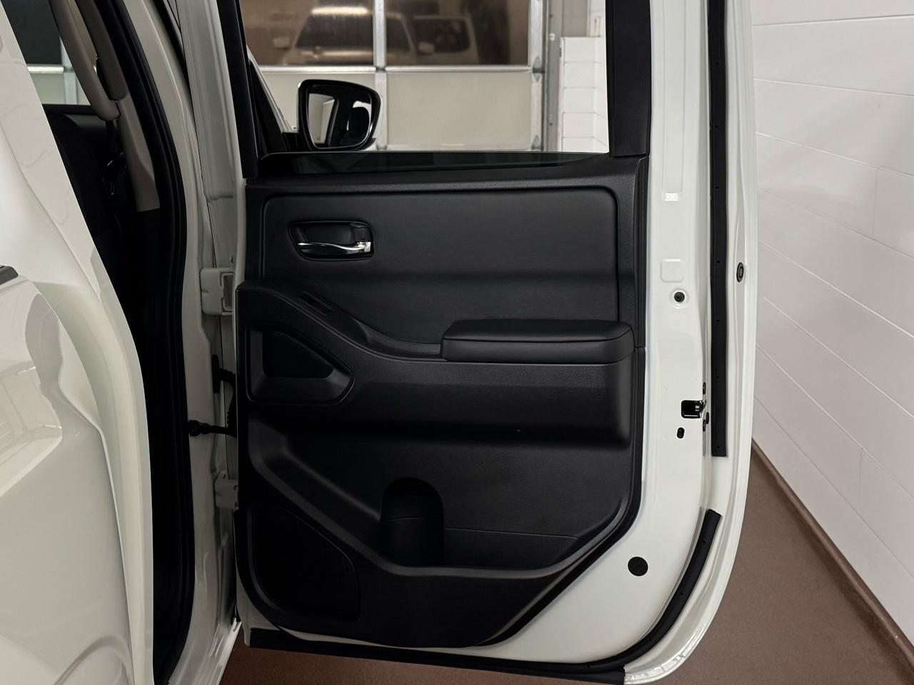 Nissan Frontier  2025