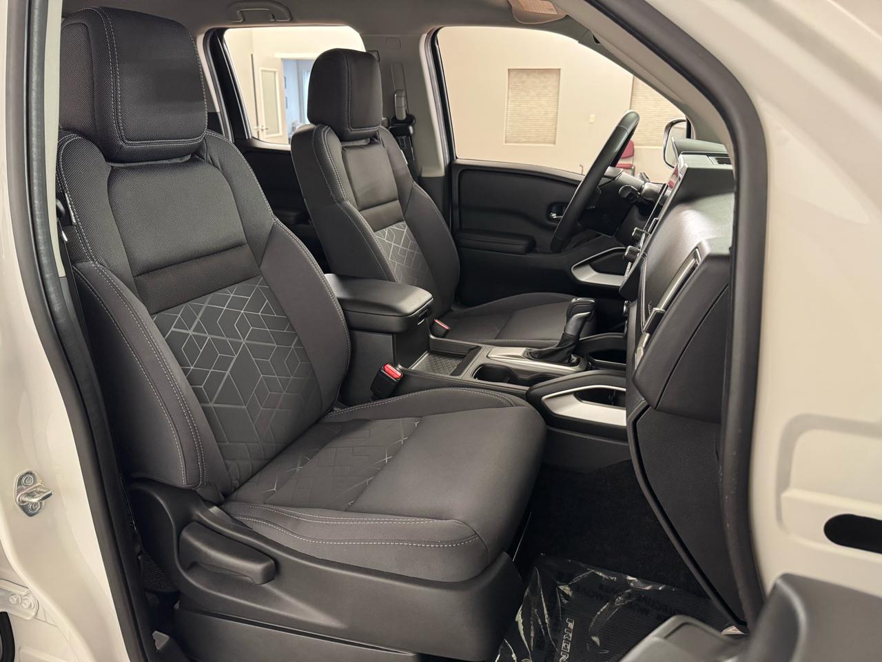 Nissan Frontier  2025