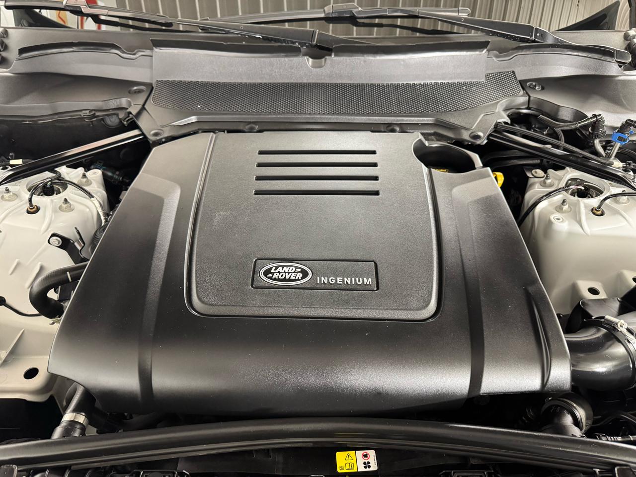 Land Rover Discovery P300 Dyanmic SE 2024