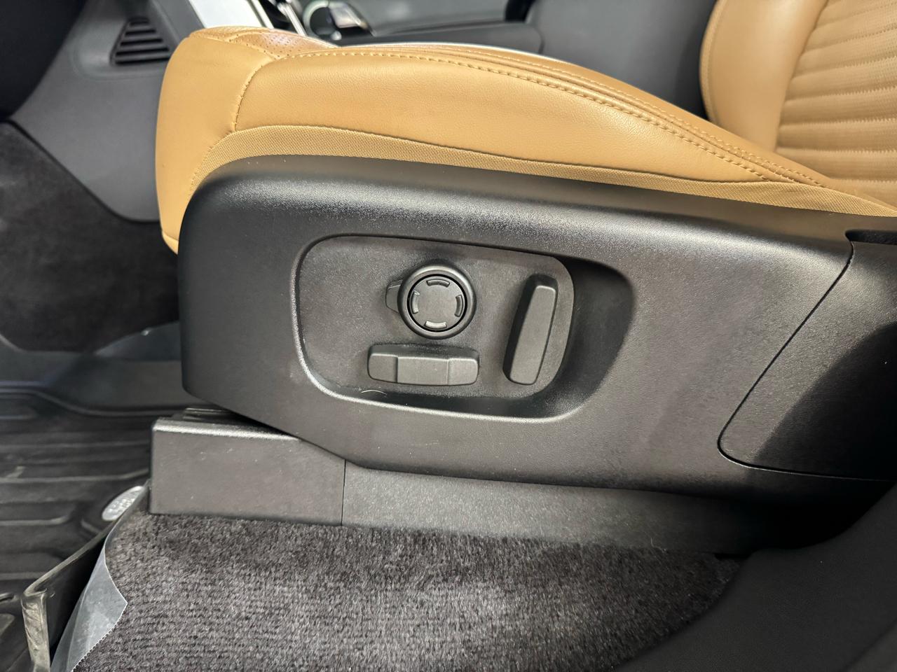 Land Rover Discovery P300 Dyanmic SE 2024