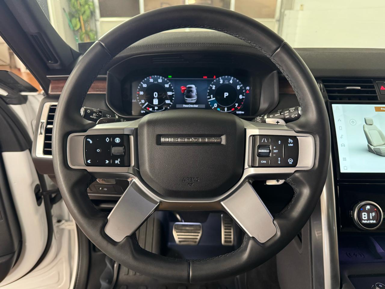 Land Rover Discovery P300 Dyanmic SE 2024