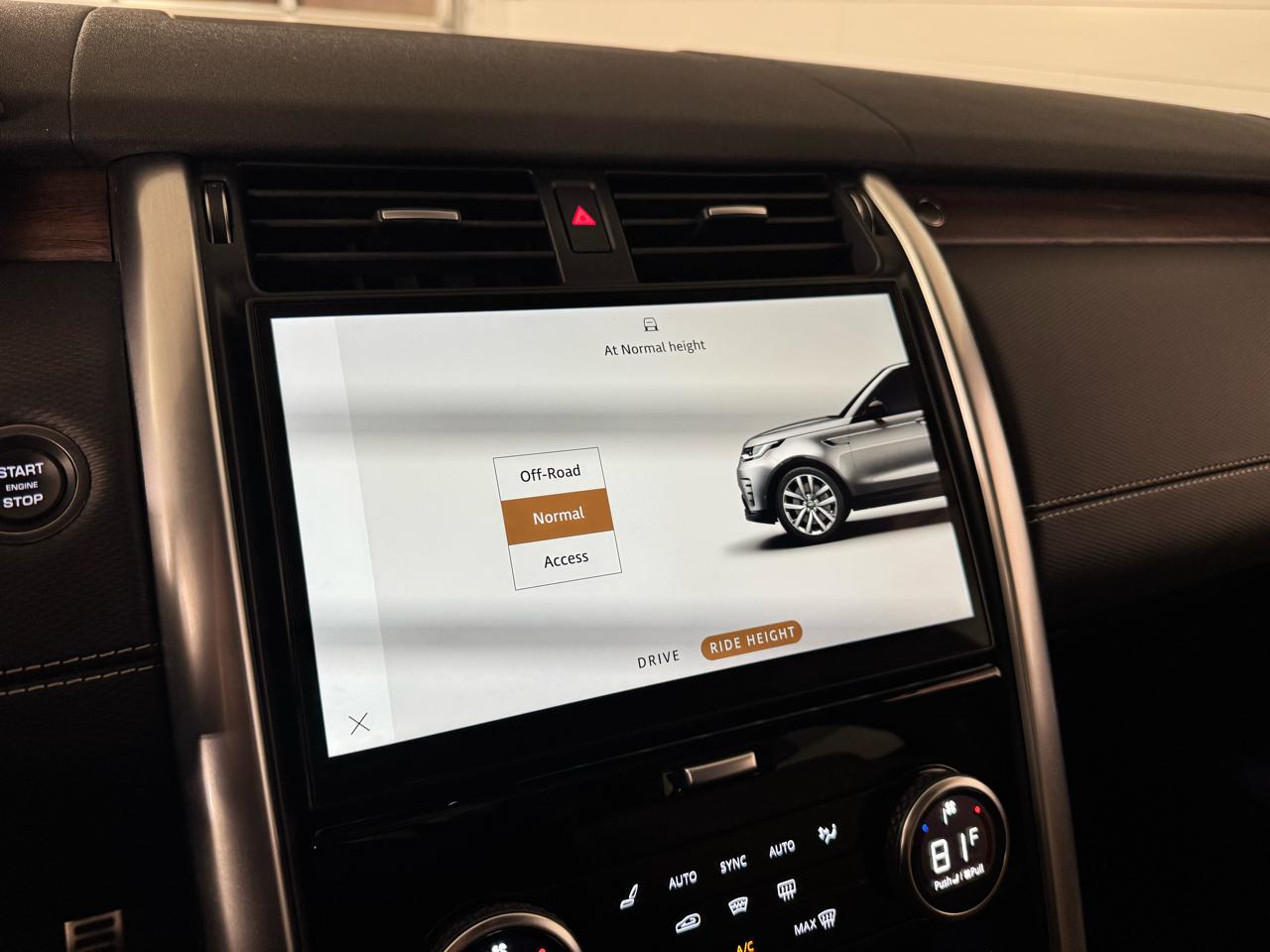 Land Rover Discovery P300 Dyanmic SE 2024