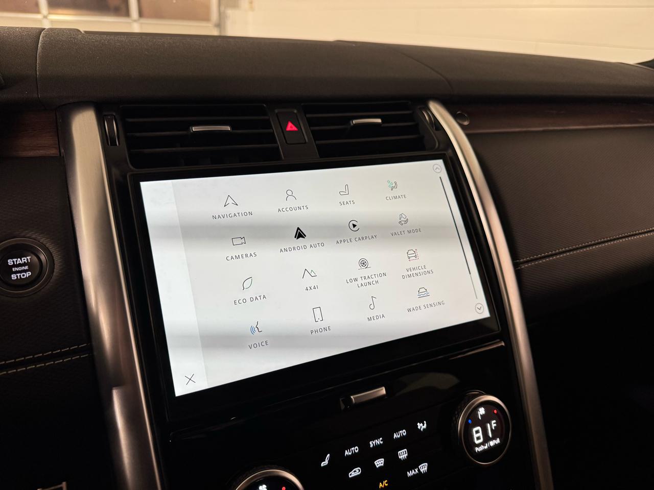 Land Rover Discovery P300 Dyanmic SE 2024