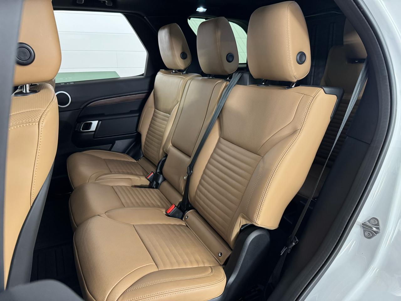 Land Rover Discovery P300 Dyanmic SE 2024