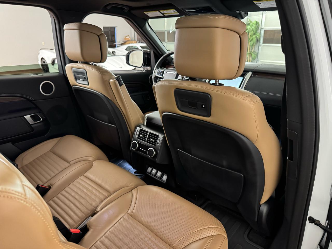 Land Rover Discovery P300 Dyanmic SE 2024