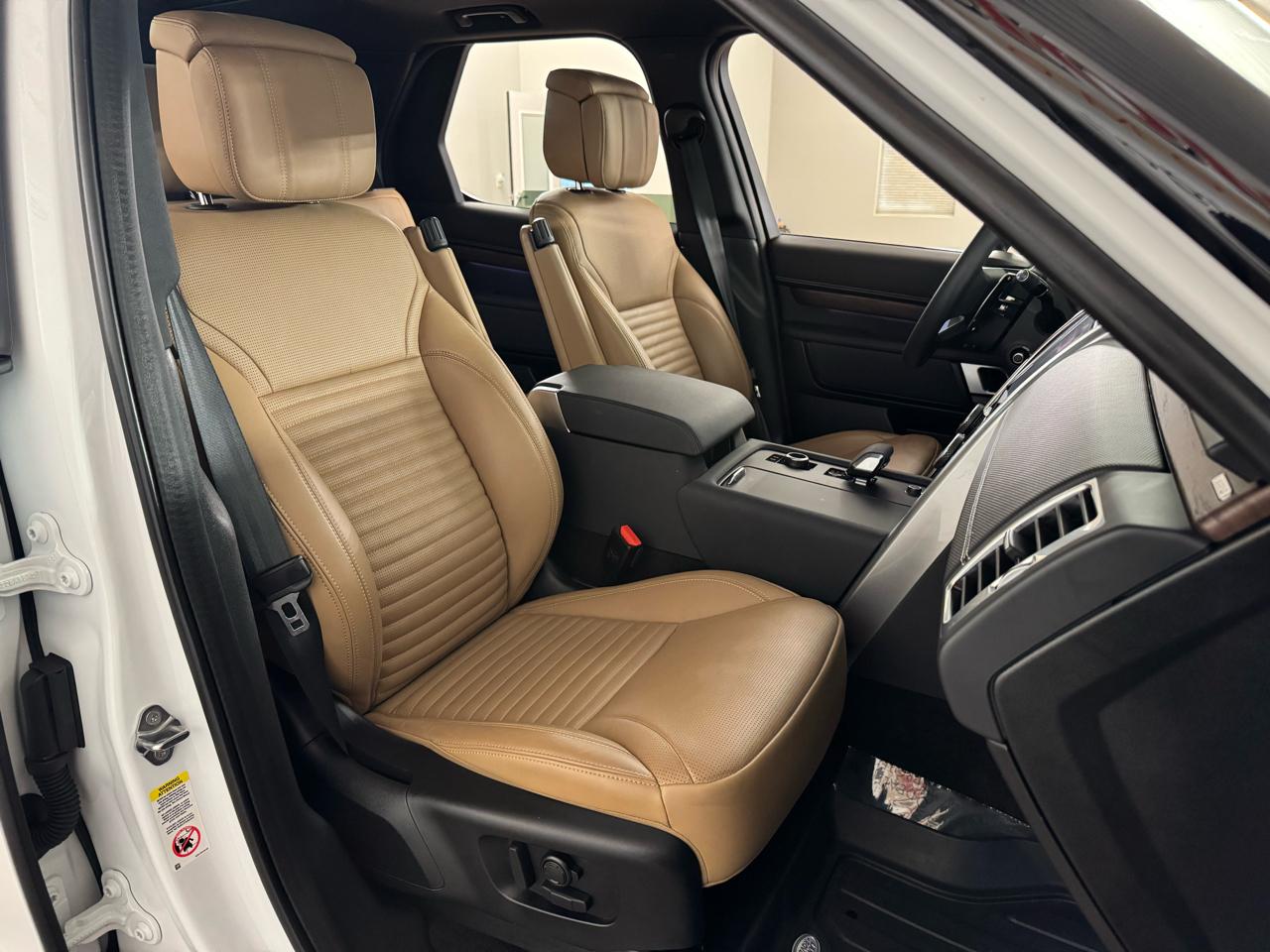 Land Rover Discovery P300 Dyanmic SE 2024