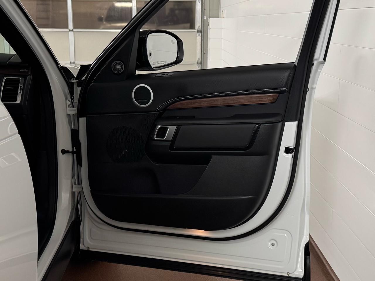 Land Rover Discovery P300 Dyanmic SE 2024