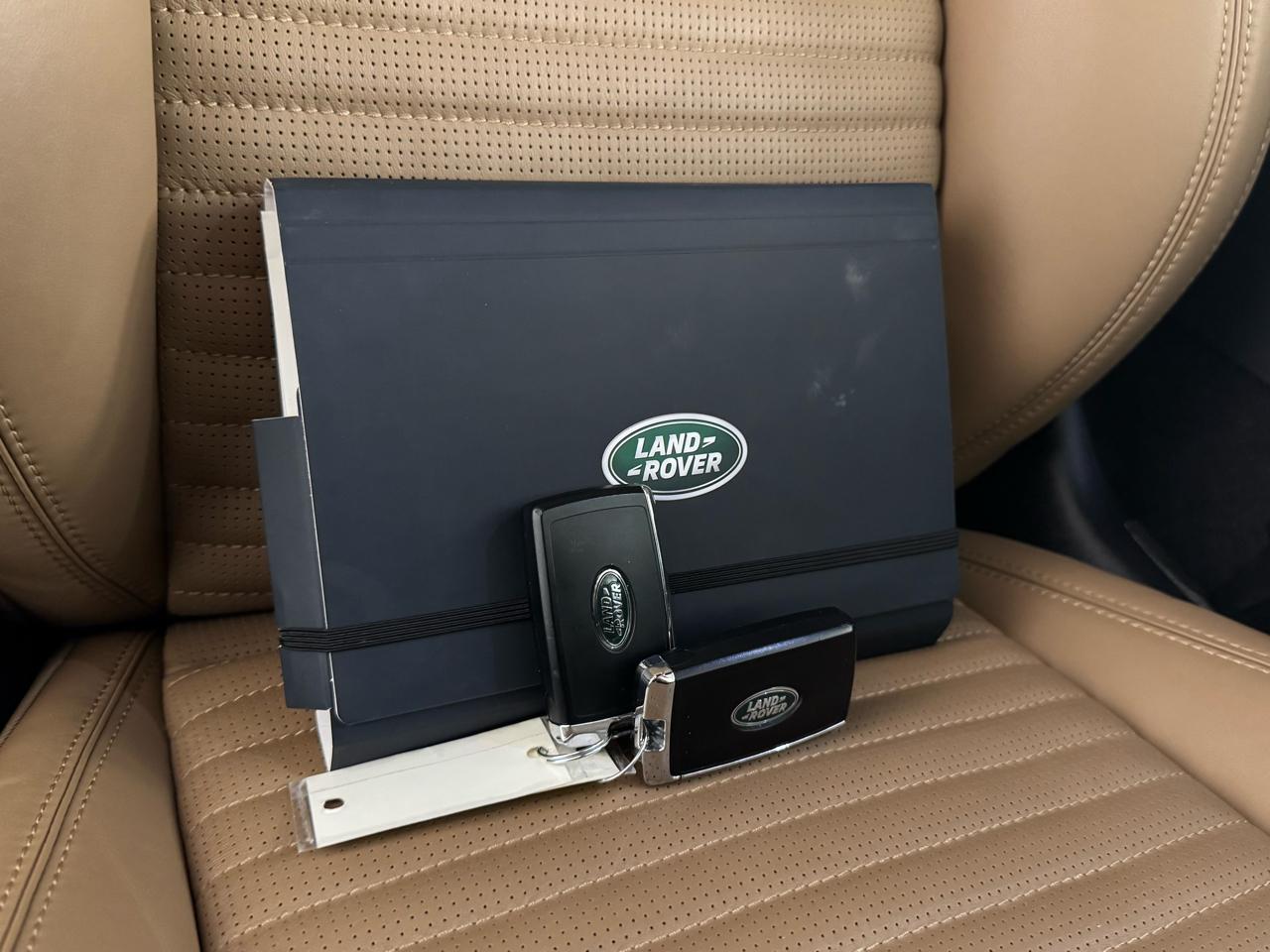 Land Rover Discovery P300 Dyanmic SE 2024