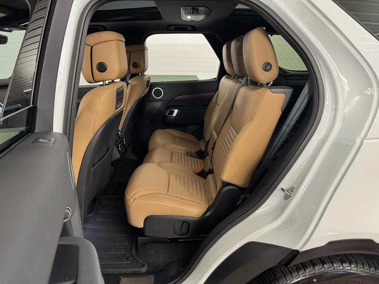 Land Rover Discovery P300 Dynamic SE 2024