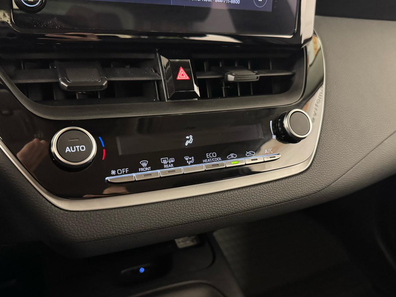 Toyota Corolla Hybrid LE 2025