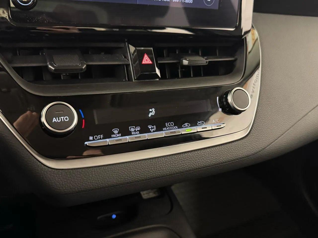 Toyota Corolla Hybrid LE 2025