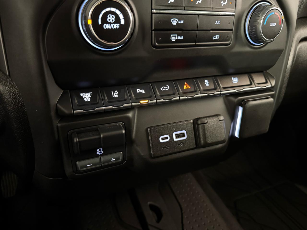 Chevrolet Silverado 2500HD  2025