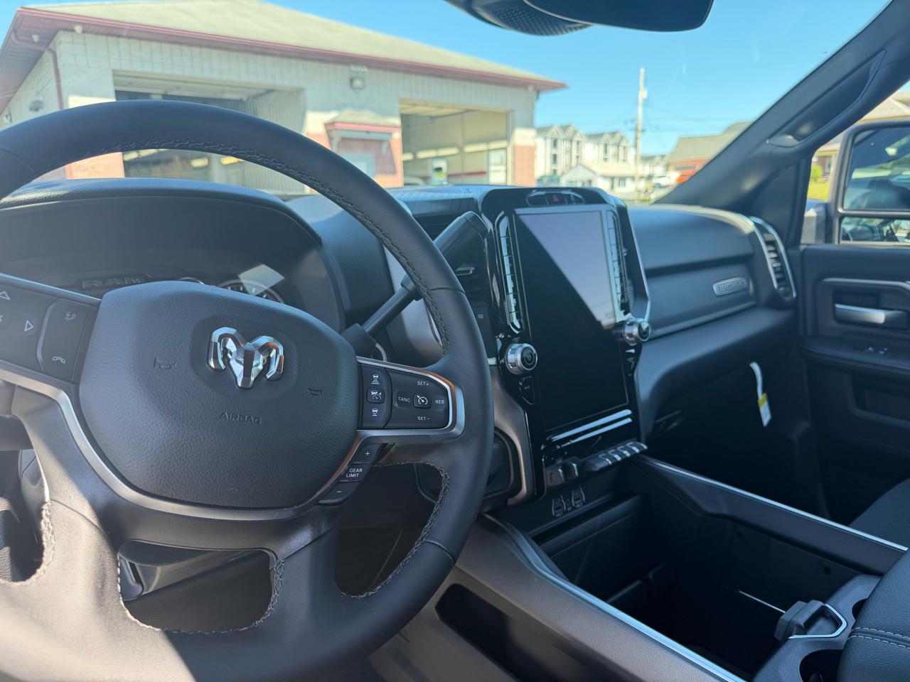 RAM 3500 Big Horn Crew Cab LWB 4WD DRW 2026