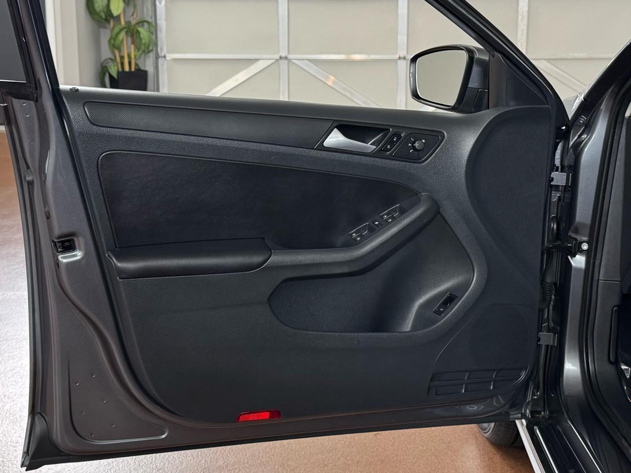 Volkswagen Jetta SE 2014