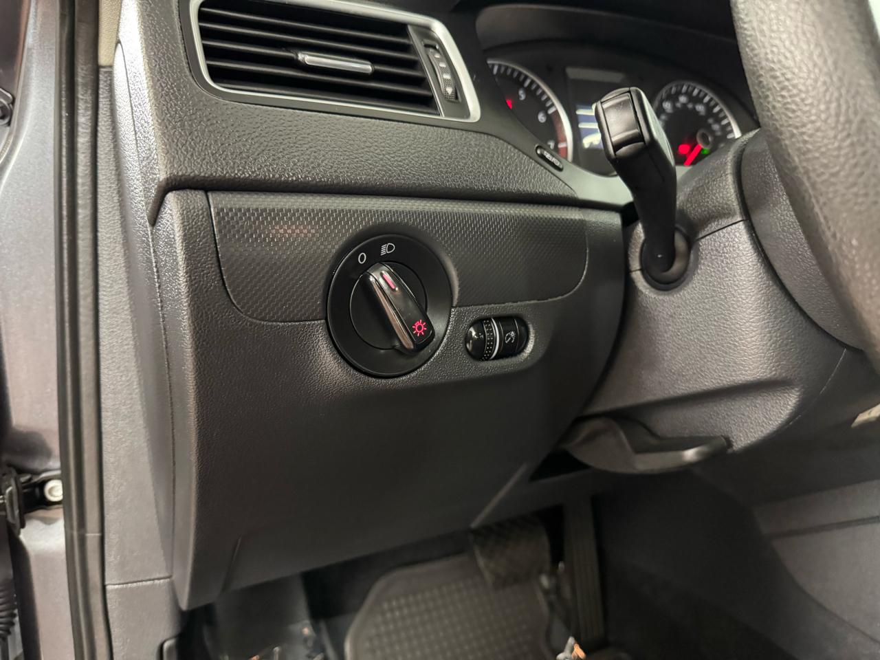 Volkswagen Jetta SE 2014