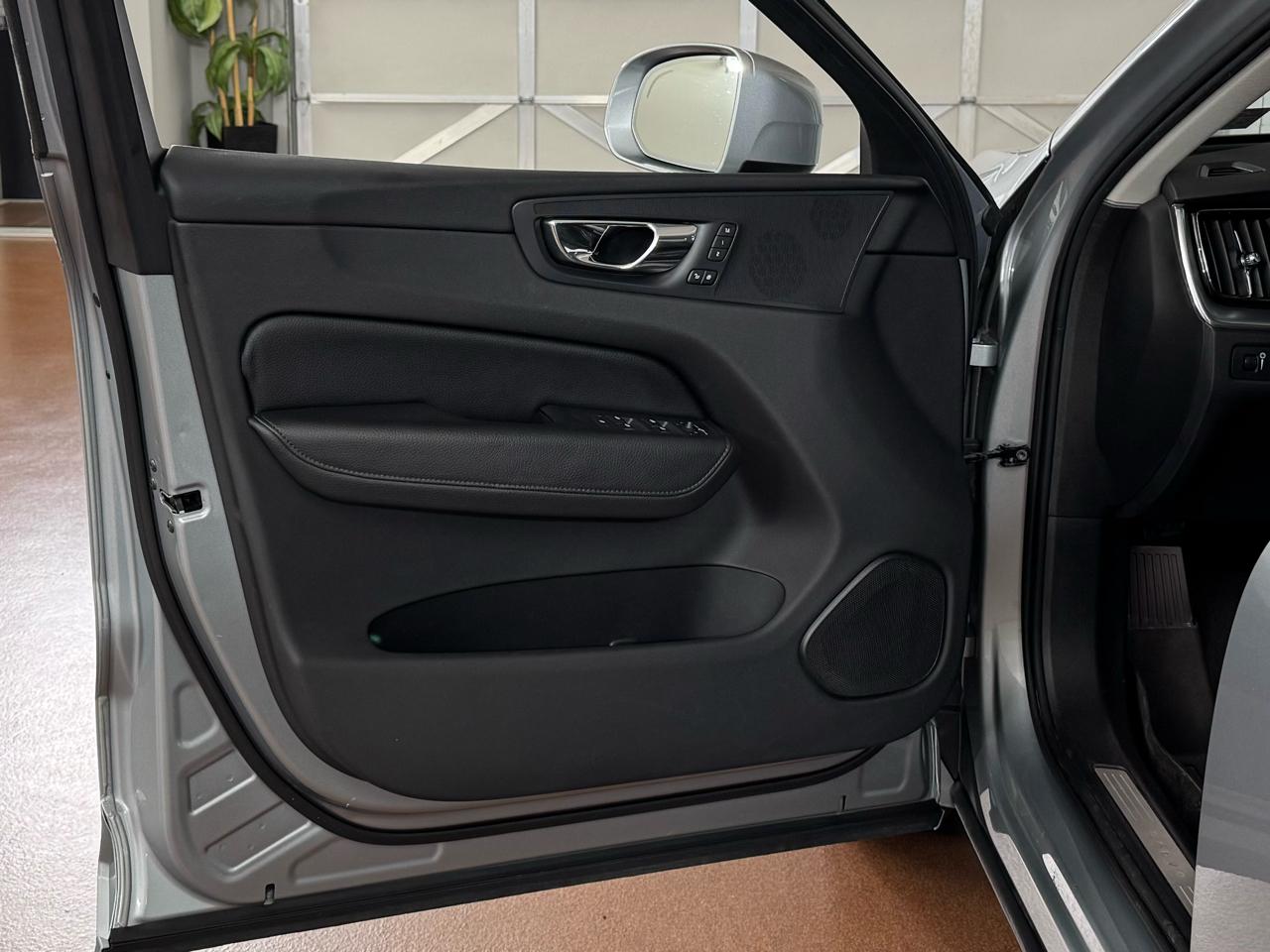 Volvo XC60 T5 Momentum AWD 2018