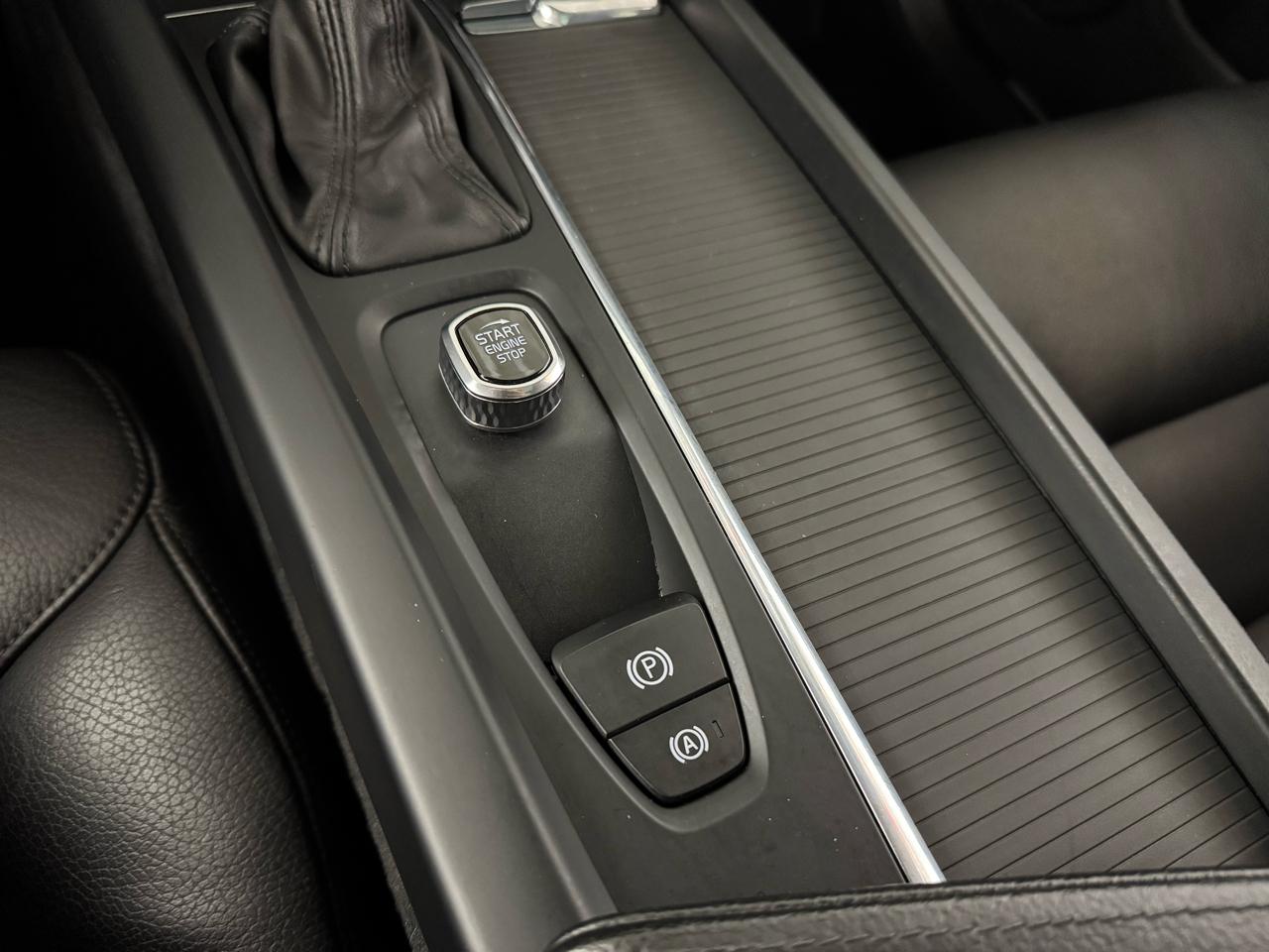 Volvo XC60 T5 Momentum AWD 2018