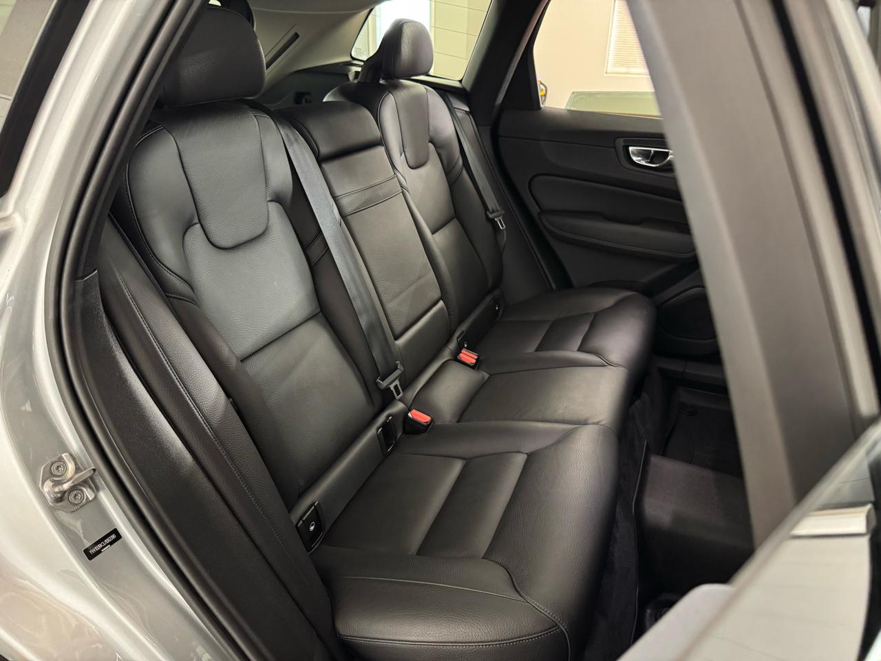 Volvo XC60 T5 Momentum AWD 2018