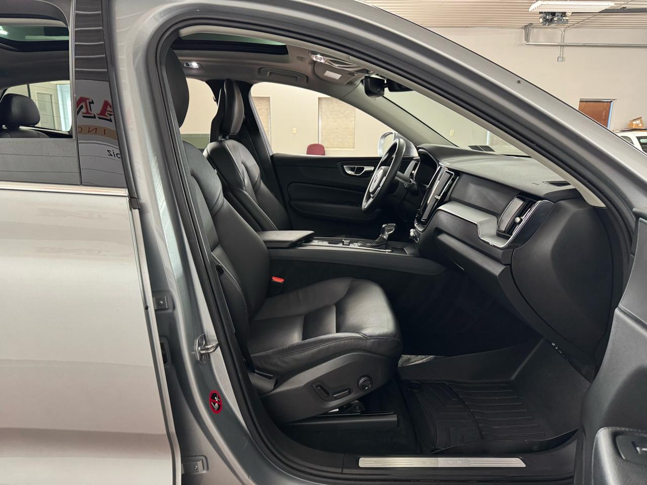 Volvo XC60 T5 Momentum AWD 2018