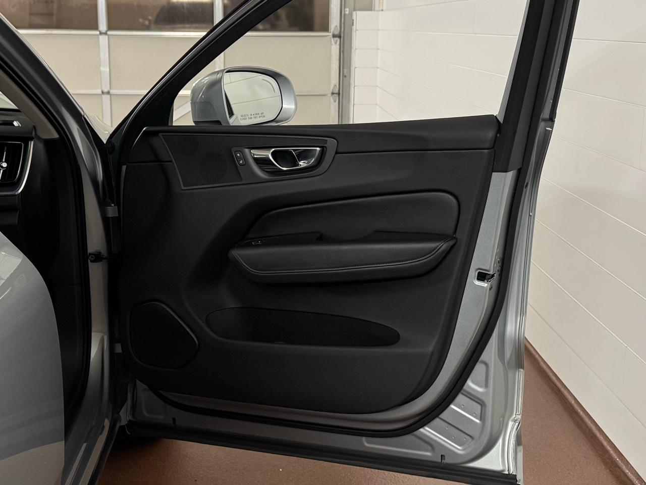 Volvo XC60 T5 Momentum AWD 2018