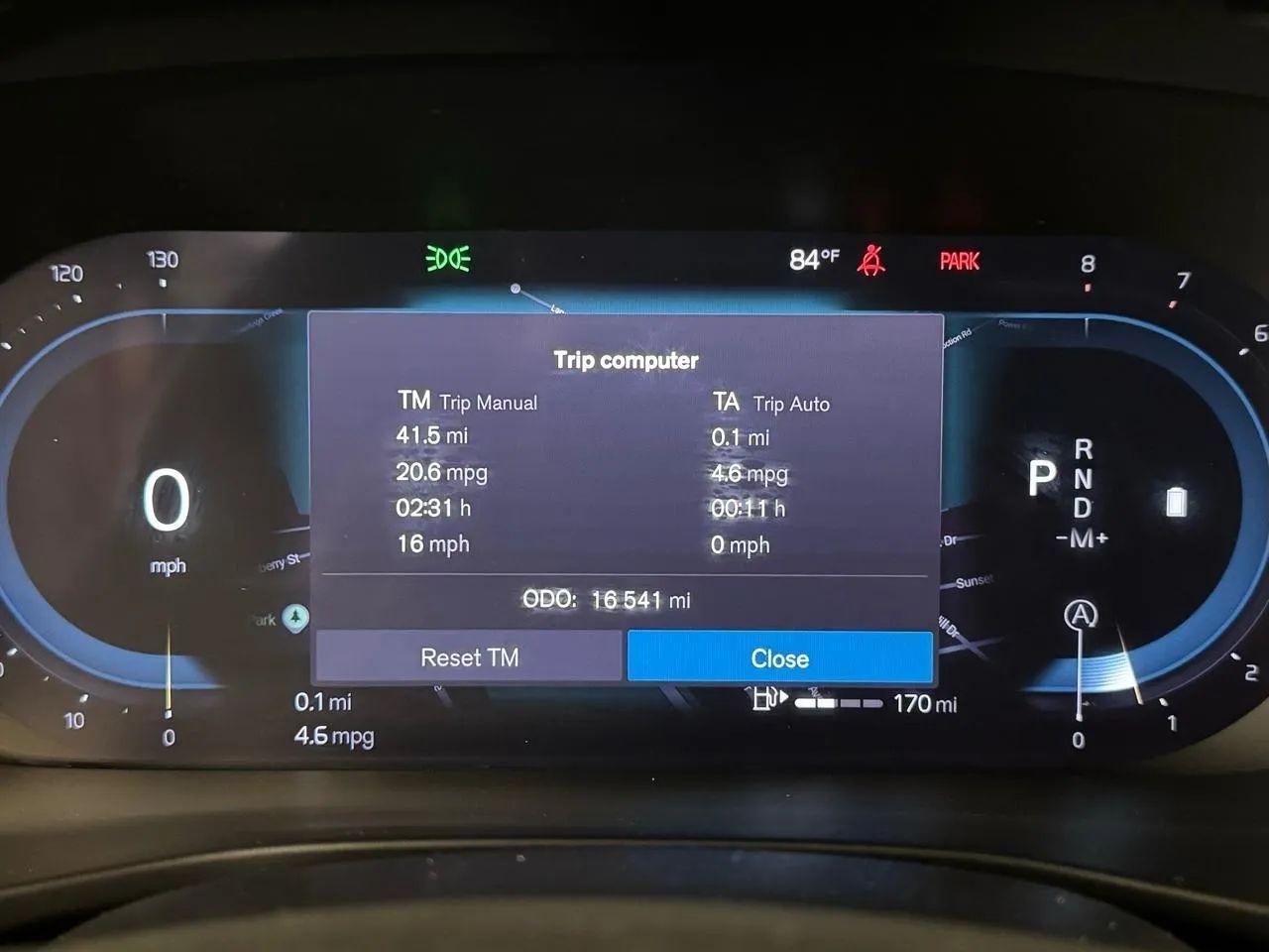 Volvo XC40  2024