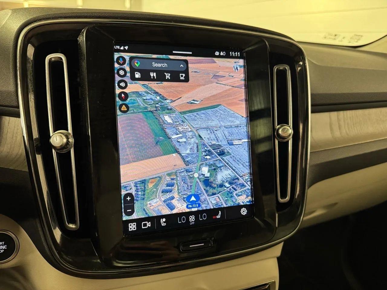 Volvo XC40  2024