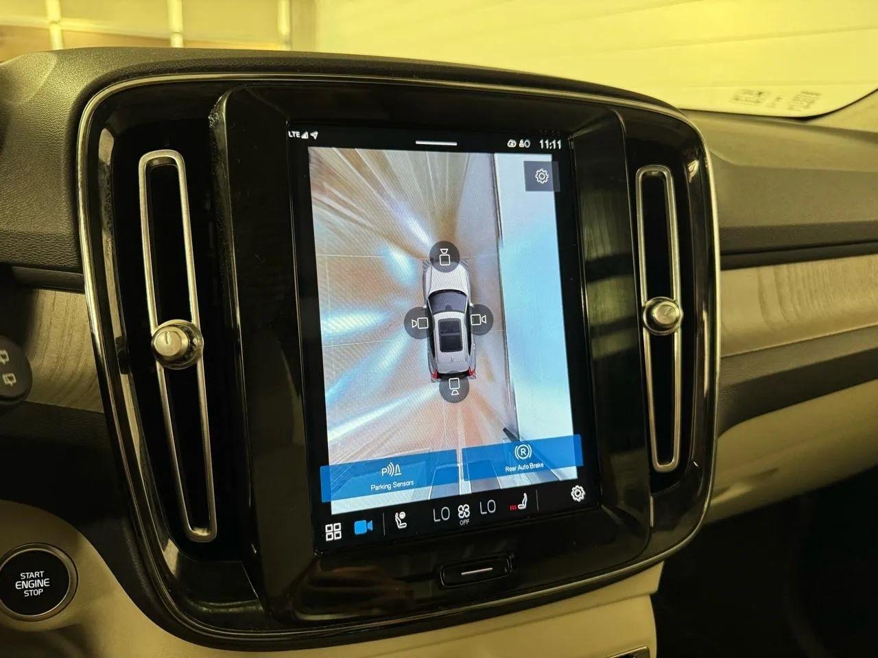 Volvo XC40  2024