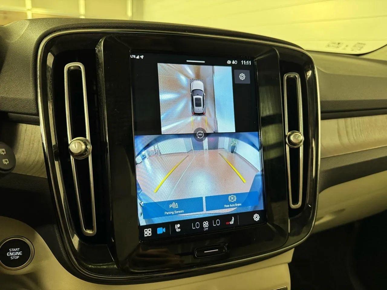 Volvo XC40  2024